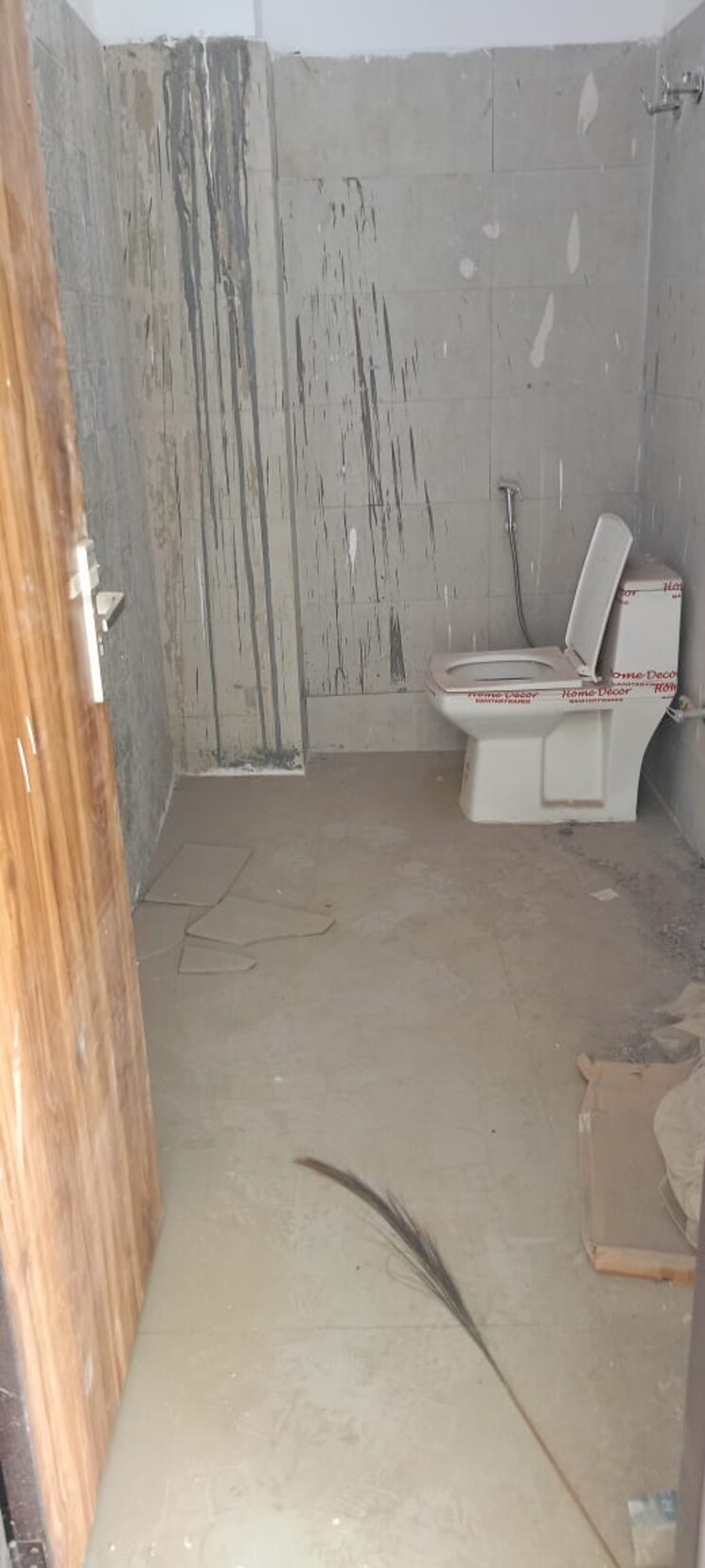 Bathroom, sector 16b greater noida 3 Bedroom 2200 Sq.Ft. Villa In Sector 16b Greater Noida Greater Noida 8986776