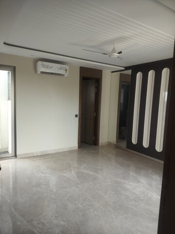 Room in 4 BHK Builder Floor at Vikas Puri – for Sale