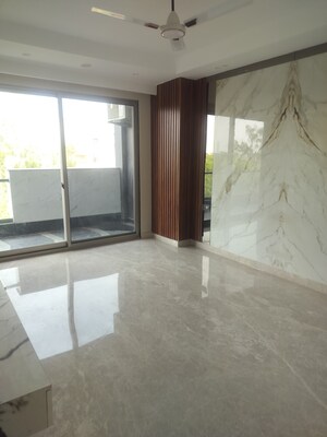 Room in 4 BHK Builder Floor at Vikas Puri – for Sale