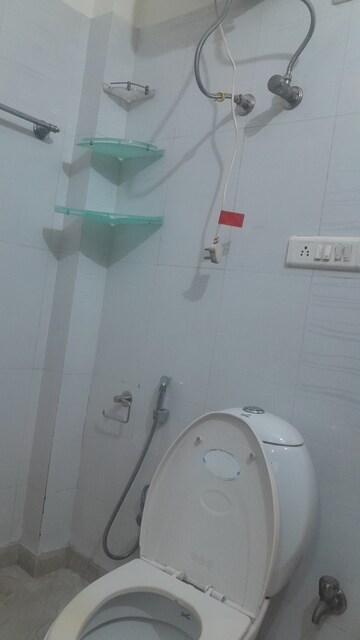 Bathroom in 3 BHK Builder Floor at SS Mayfield Gardens, Sector 51 – for Rent