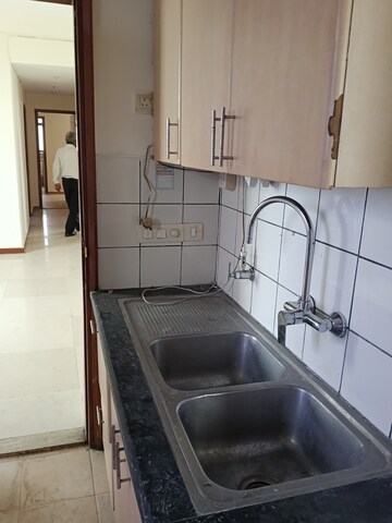 Kitchen in 3.5 BHK Apartment at Unitech Uniworld Gardens, Sector 47 – for Rent