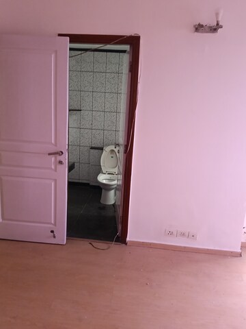 Attached Bathroom in 3.5 BHK Apartment at Unitech Uniworld Gardens, Sector 47 – for Rent