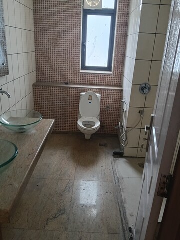 Bathroom in 3.5 BHK Apartment at Unitech Uniworld Gardens, Sector 47 – for Rent