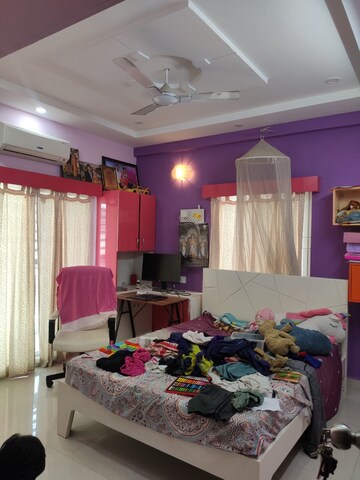 Bedroom in 3 BHK Builder Floor at Kondapur – for Rent