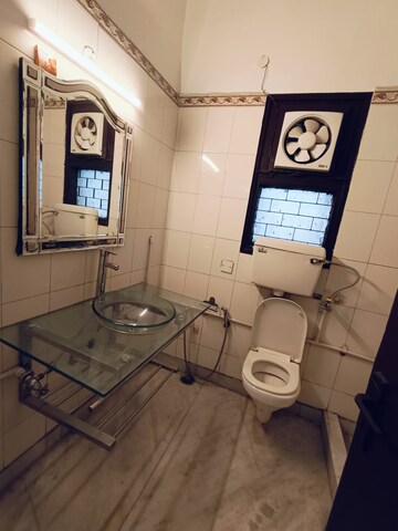 Bathroom in 3 BHK Builder Floor at Safdarjung Enclave – for Rent