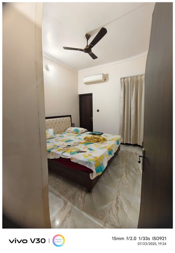 Bedroom in 6+ BHK Independent House at Gomti Nagar – for Rent