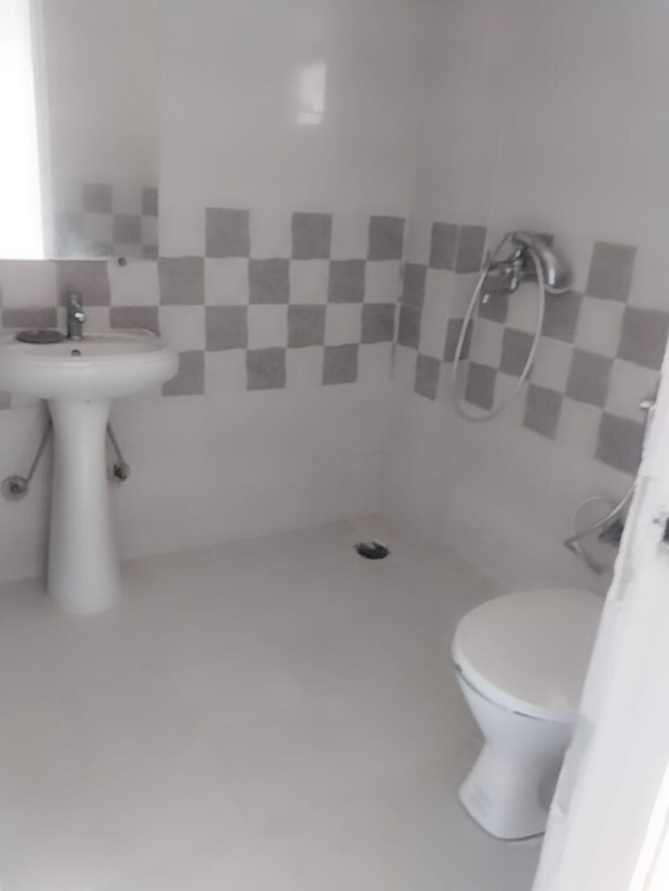 Bathroom, panchsheel-pinnacle 2 Bedroom 975 Sq.Ft. Apartment In Sector 16 Greater Noida Greater Noida 8986865