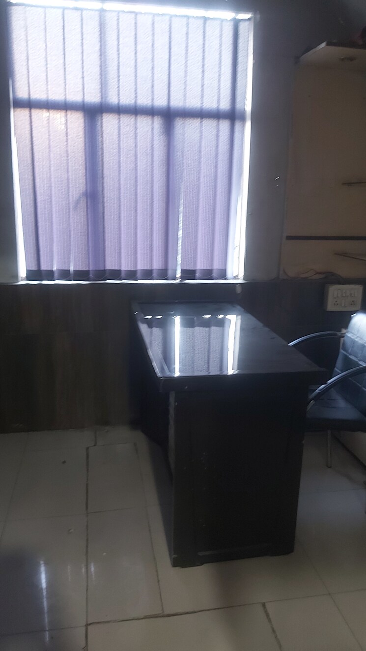 undefined, mayur vihar Commercial Office Space 450 Sq.Ft. In Mayur Vihar Delhi 8986987