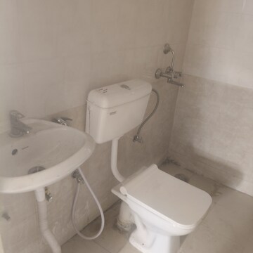 Bathroom in 3 BHK Apartment at ROF Aalayas Phase 2, Sector 102 – for Rent