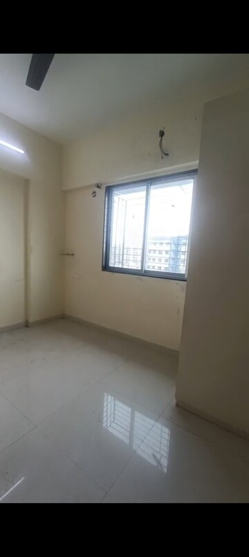 Room in 2 BHK Apartment at Santacruz East – for Rent