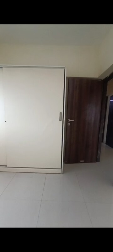 Room in 2 BHK Apartment at Santacruz East – for Rent