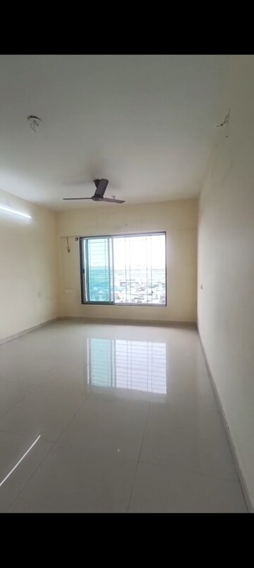 Bedroom in 2 BHK Apartment at Santacruz East – for Rent