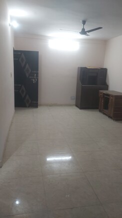 3.5 BHK + Servant Room Apartment For Sale in Mayur Vihar