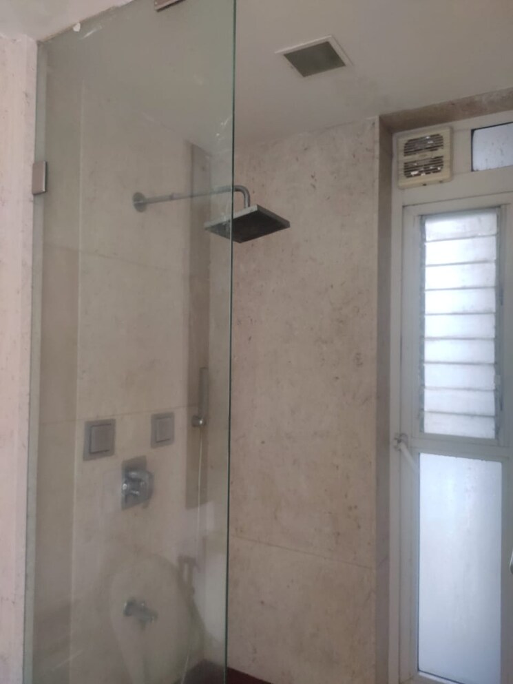 Bathroom, white-lotus 4 Bedroom 2600 Sq.Ft. Apartment In Santacruz West Mumbai 8987112