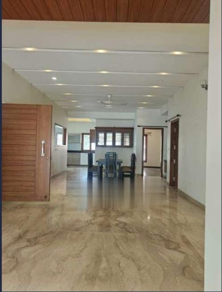 Room, victoria layout 3 Bedroom 2000 Sq.Ft. Apartment In Victoria Layout Bangalore 8987155