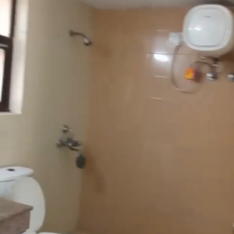 Bathroom, logix-blossom-county 3.5 Bedroom 1758 Sq.Ft. Apartment In Sector 137 Noida 8987172