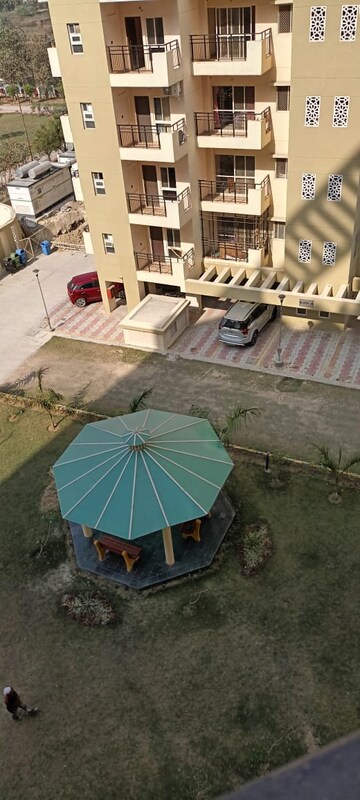 Team Area in 2 BHK Apartment at AWHO 8B, Vrindavan Yojna – for Rent