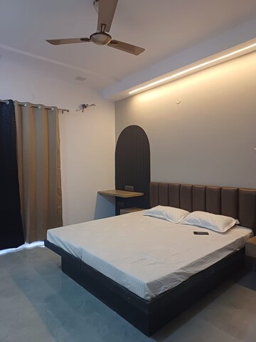 Bedroom in 3 BHK Apartment at Sector 82 – for Rent