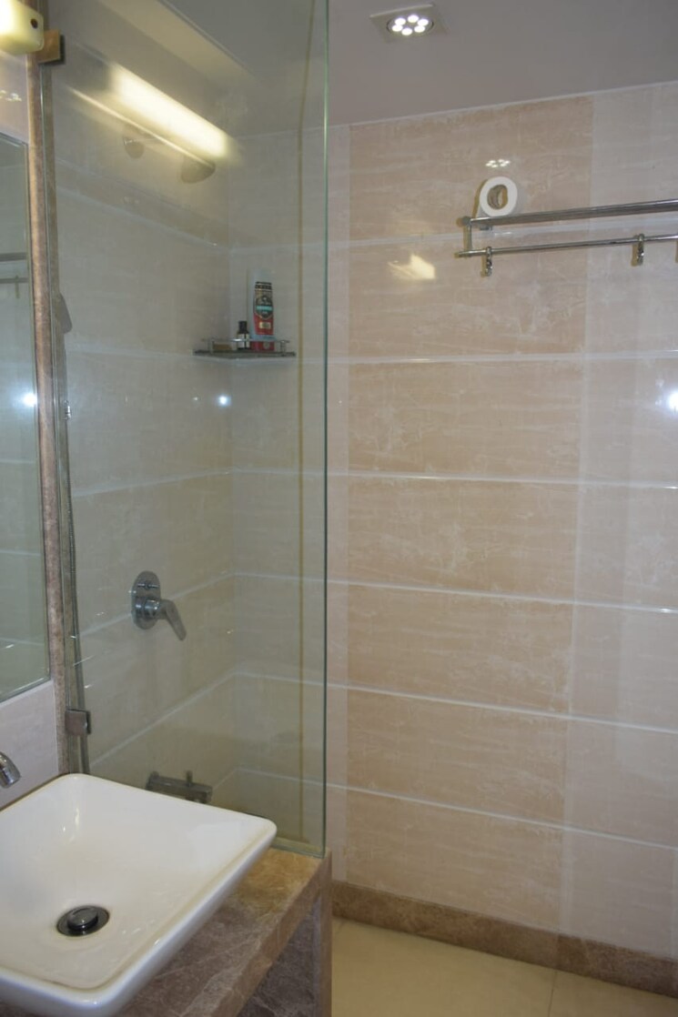 Bathroom, urvashi-terraces 4 Bedroom 1750 Sq.Ft. Apartment In Khar West Mumbai 8987163