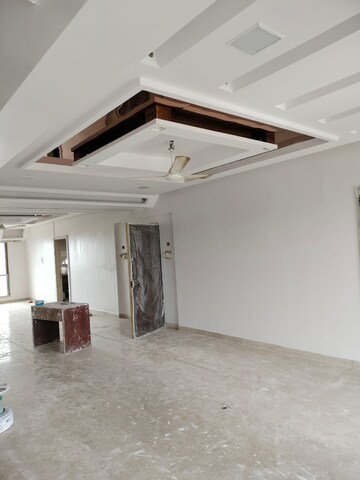 Room in 4 BHK Apartment at Zears Shiv Asthan Heights, Bandra West – for Sale