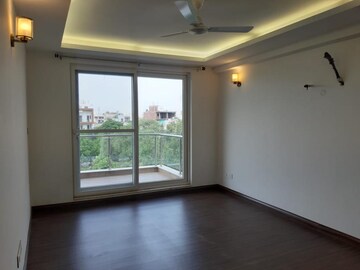 Room in 3 BHK Builder Floor at Sector 57 – for Rent