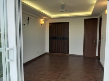 Room in 3 BHK Builder Floor at Sector 57 – for Rent