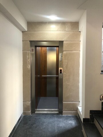 Building Lobby in 3 BHK Builder Floor at Sector 57 – for Rent