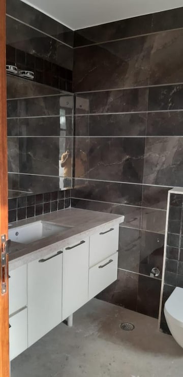 Kitchen in 3 BHK Builder Floor at Sector 57 – for Rent