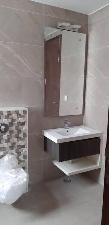 Bathroom in 3 BHK Builder Floor at Sector 57 – for Rent