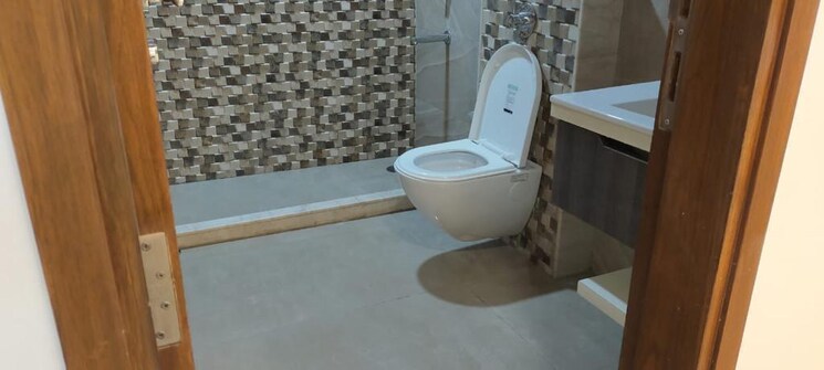 Bathroom, sector 57 3 Bedroom 2000 Sq.Ft. Builder Floor In Sector 57 Gurgaon 8987203