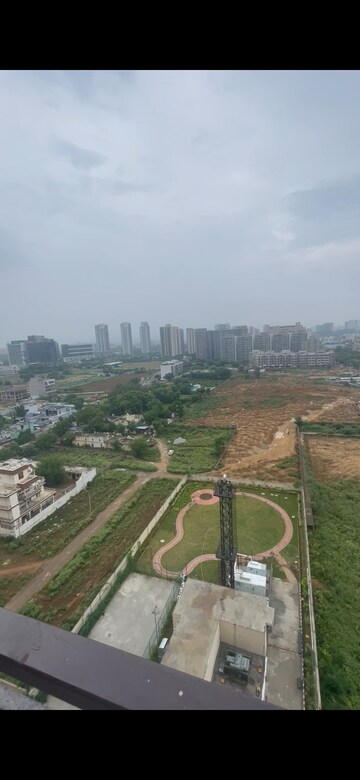 Plot Area in 2 BHK Apartment at Signature Global Prime, Sector 63a – for Rent
