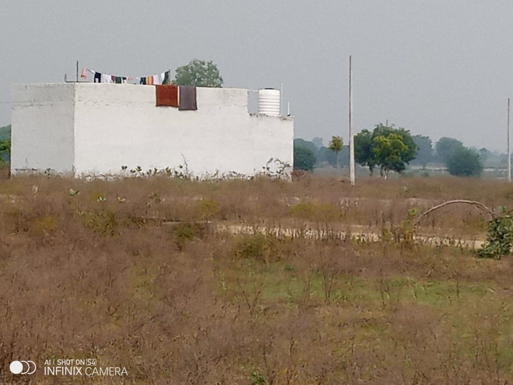 Plot For Sale in Good Location In Jewar ai