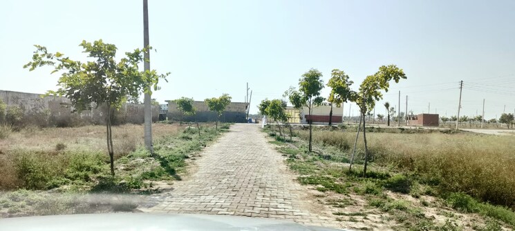 Garden, chaumuhan  115 Sq.Yd. Plot In Chaumuhan Vrindavan 8987215