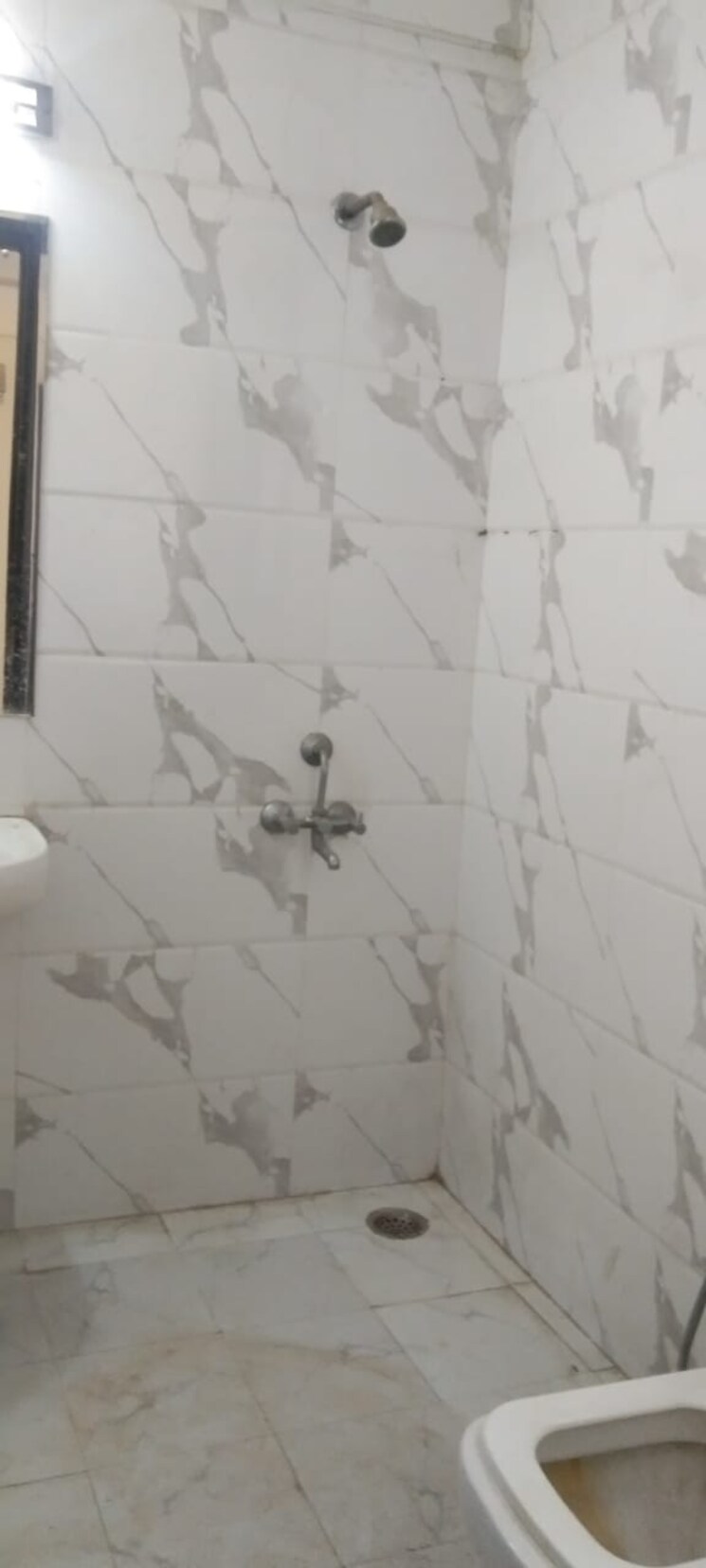Bathroom, kishangarh 3 Bedroom 1300 Sq.Ft. Builder Floor In Kishangarh Delhi 8987223
