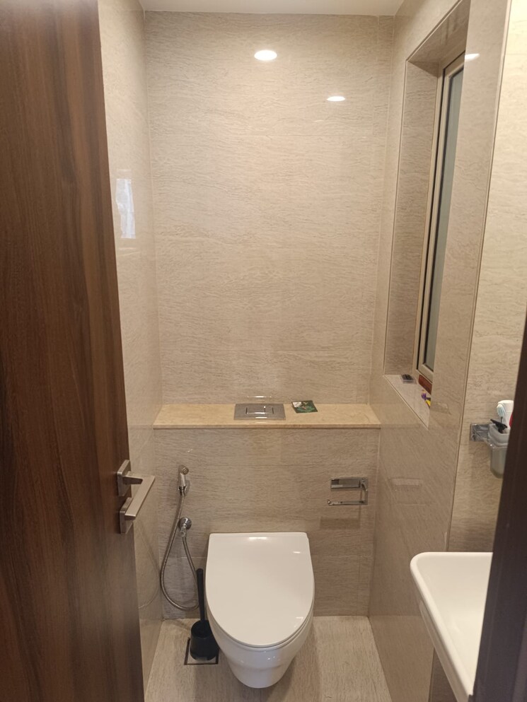 Bathroom, hiranandani-regent-hill 1 Bedroom 379 Sq.Ft. Apartment In Powai Mumbai 8987226