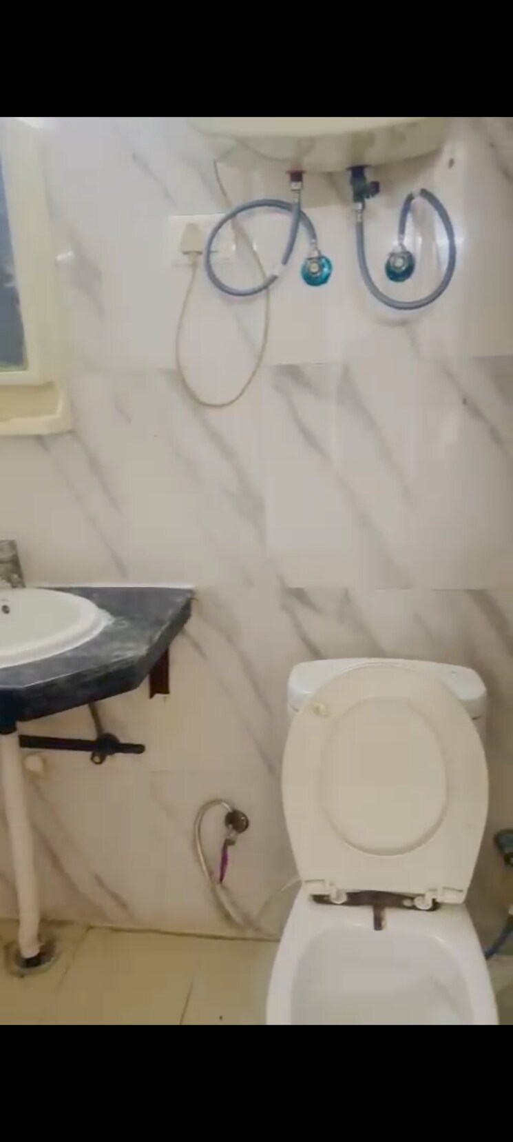 Bathroom, nimbus-the-hyde-park 2 Bedroom 915 Sq.Ft. Apartment In Sector 78 Noida 8987239