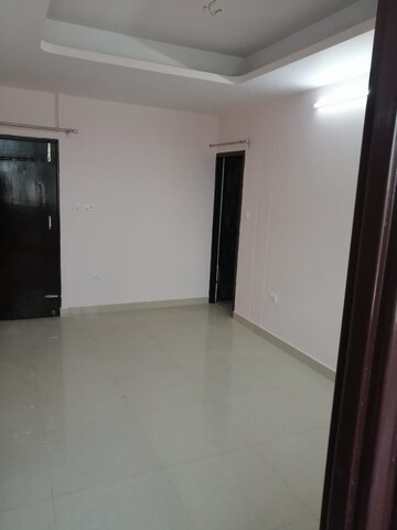 Room in 2 BHK Apartment at Dragon Age The Citadel, Chinhat – for Sale
