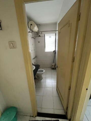 Bathroom in 1 BHK Apartment at Landmark Garden, Kalyani Nagar – for Rent