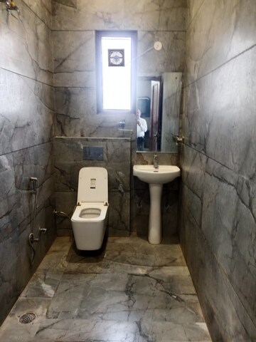 Attached Bathroom in 3 BHK Builder Floor at Sector 13 – for Rent
