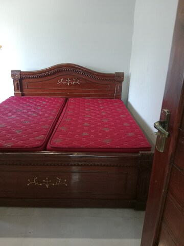 Bedroom in 3 BHK Builder Floor at Sector 13 – for Rent