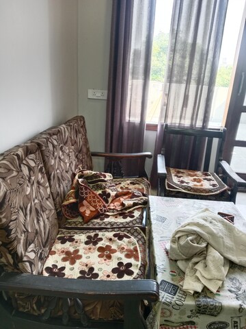 Living Room in 3 BHK Builder Floor at Sector 13 – for Rent