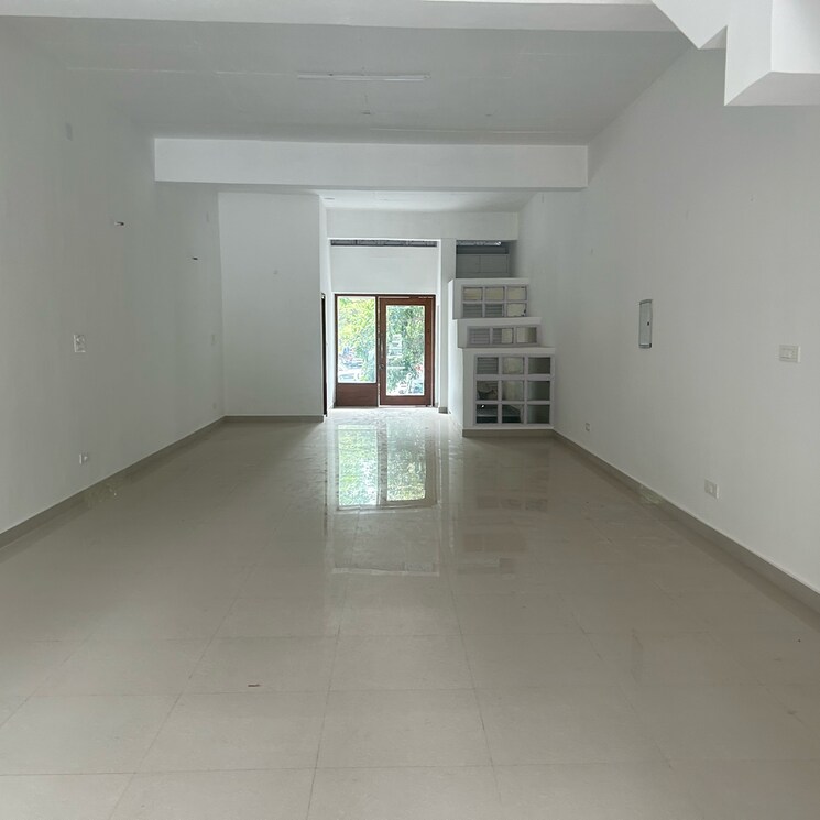 Room, sector 38 Commercial Shop 128 Sq.Ft. In Sector 38 Chandigarh 8987345