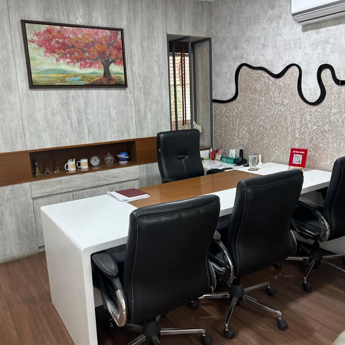 Office Space For Rent in 2500 Sq Feet Furnished of