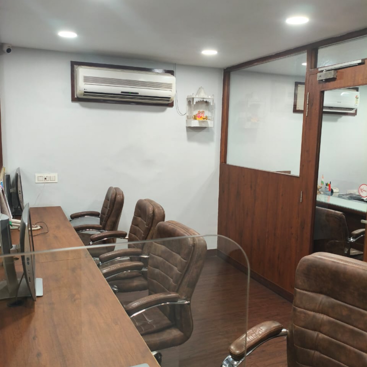 Office Space For Rent in 650 Sq Feet Sector 35 Cha