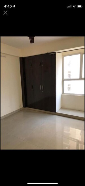 Room in 4 BHK Apartment at Gaur City 6th Avenue, Sector 4 Greater Noida – for Sale