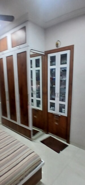 Furnished Amenities in 2 BHK Apartment at Metro Nakshatra, Chembur – for Sale