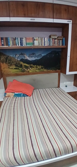 Furnished Amenities in 2 BHK Apartment at Metro Nakshatra, Chembur – for Sale