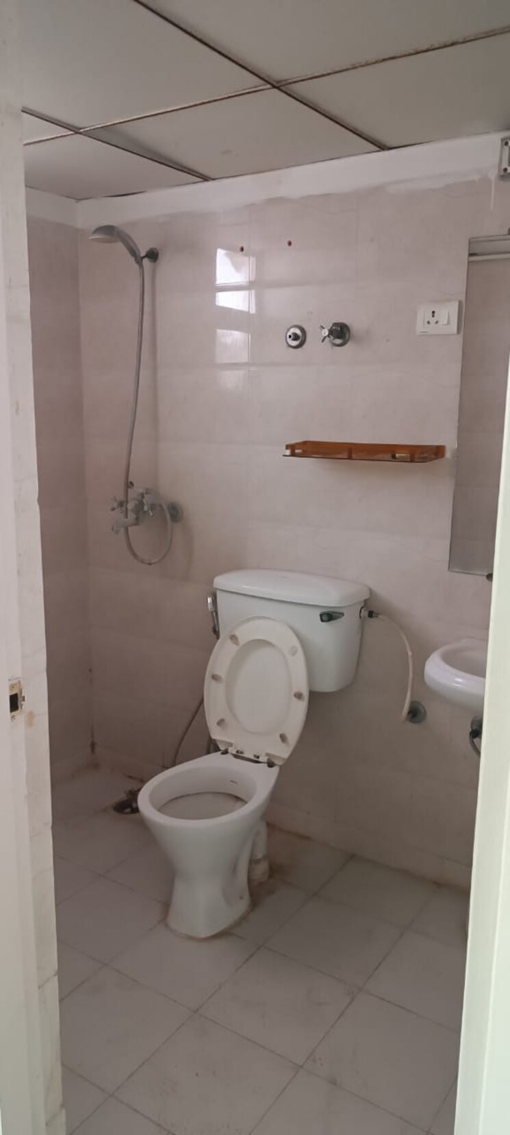 Bathroom, gaur-city-2-10th-avenue 2 Bedroom 845 Sq.Ft. Apartment In Sector 16c Greater Noida Greater Noida 8987375