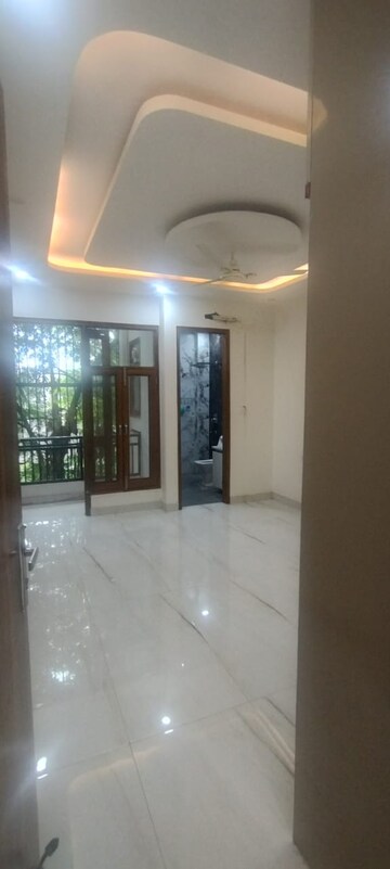 Room in 2 BHK Builder Floor at RWA Apartments Sector 19, Sector 19 – for Rent