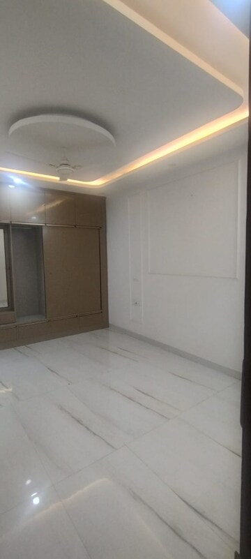 Room in 2 BHK Builder Floor at RWA Apartments Sector 19, Sector 19 – for Rent